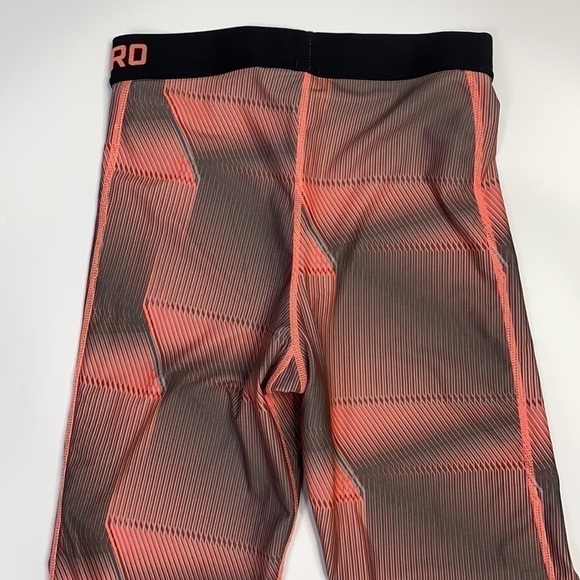 Nike Pro-Dri-Fit Multicolor Elastic Waist Athletic Pull On Capri - Picture 4 of 13